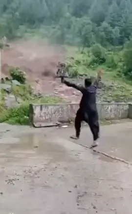 Cloud Burst and Flood in Kashmir II horrible Flood II mountains II Falling Rocks II Land Sliding II Azad Kashmir II KPK II  @highlight  #reelsviralシ #FacebookPage #flood #landslide #fallingrocks #videos #kashmirvalley #KPK 