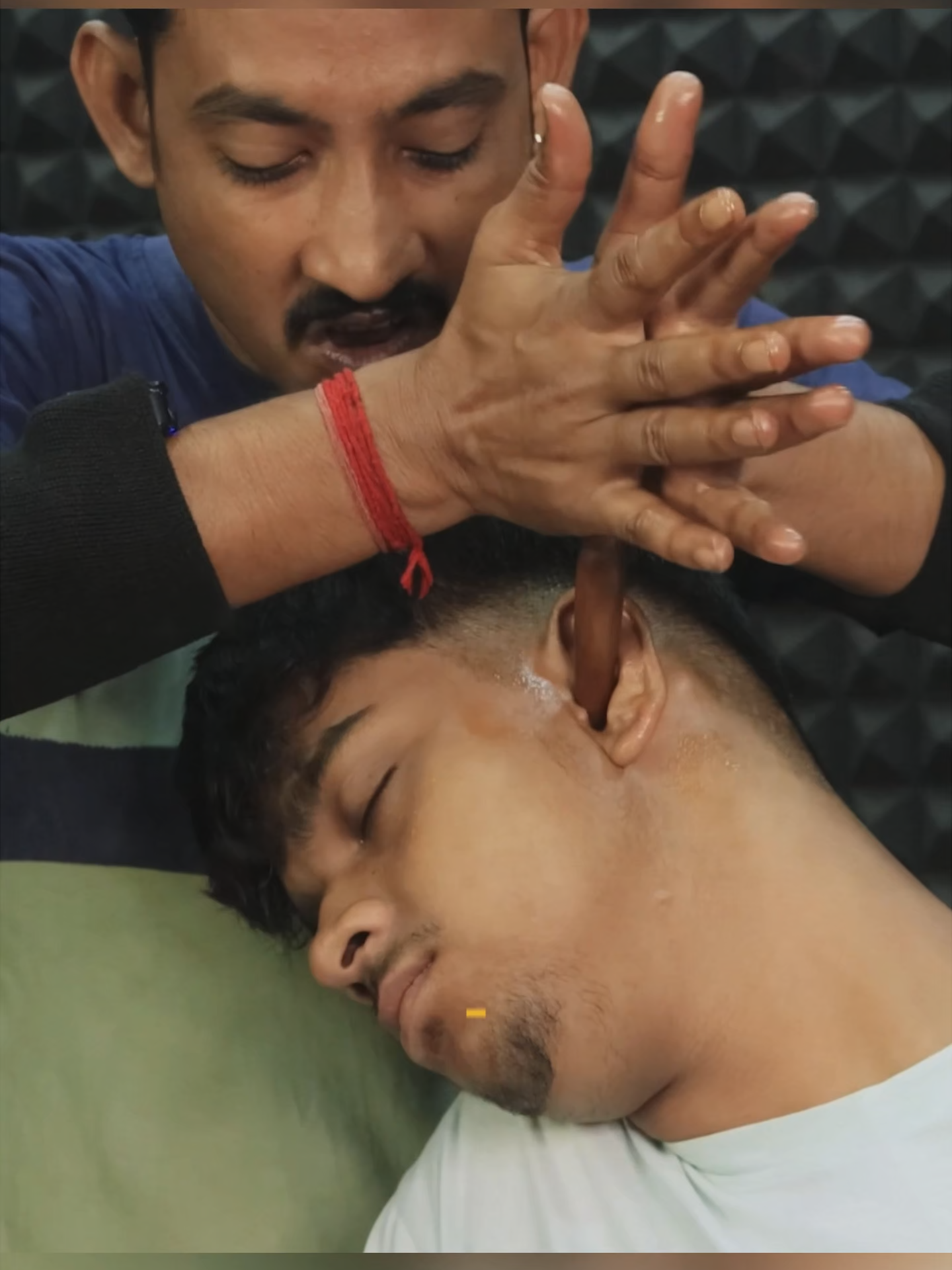 Ear Massage & Earwax Removal #pakhiclinic #clinicoriginal #asmrclinicplus #asmrclinic #masterasim #usa🇺🇸 #asmr #fyp