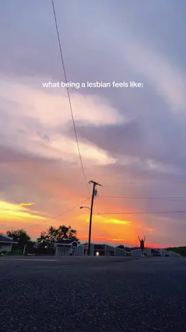 Ya know? #lesbiansoftiktok #lesbian #chappellroan #thesubway #sunsets 