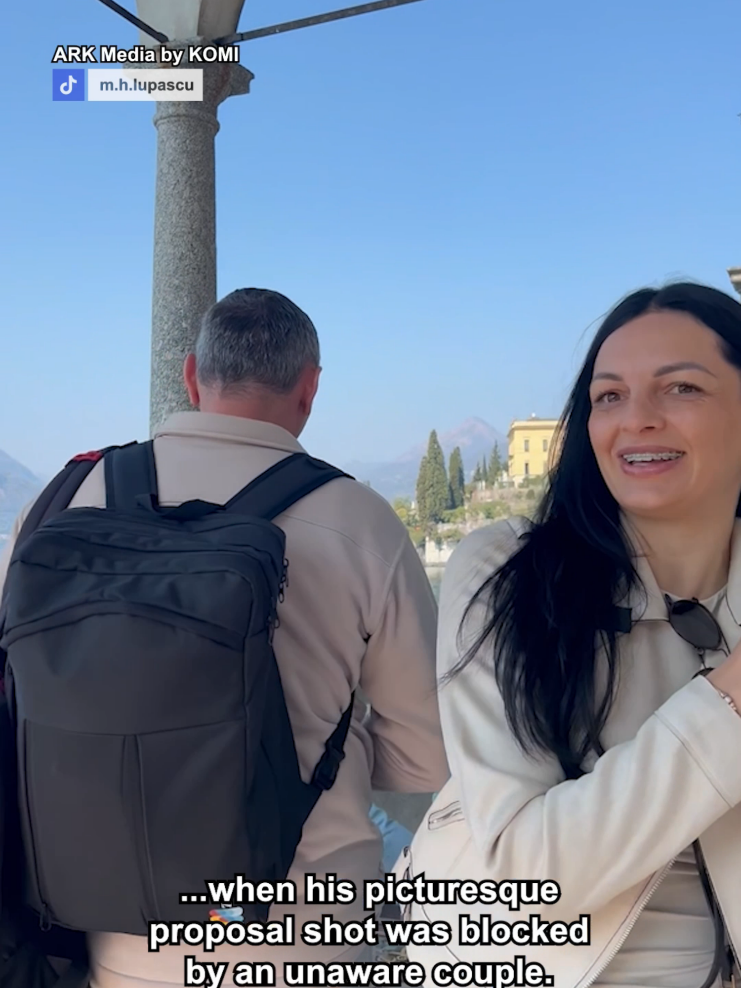 When tourists don’t get the hint… 🙄💍 🎥 - @m.h.lupascu #Love #fail #tourist #italy #proposal
