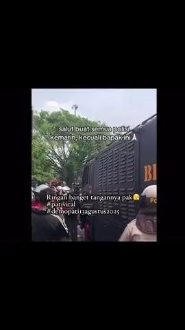 Salut sama pak polisi tapi bukan bapak ini #fyp #demo #demopati #pati #sudewo 