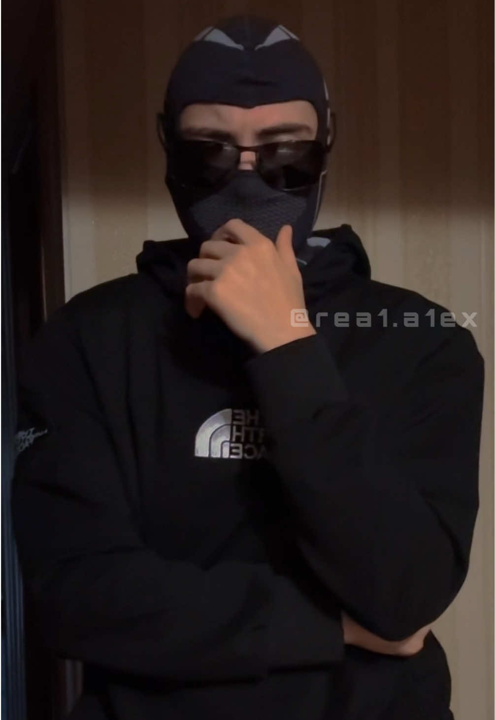 So how’s the trick with glasses?  #fyp #foryou #dancing #maskedmen #explorepage 