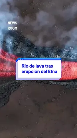 El volcán más activo de la costa este italiana entró en erupción recientemente, dejando un impresionante río de lava ardiente. Las autoridades aseguran que no representa una amenaza para los poblados sicilianos cercanos  #newsroom #noticias #italia #etna 