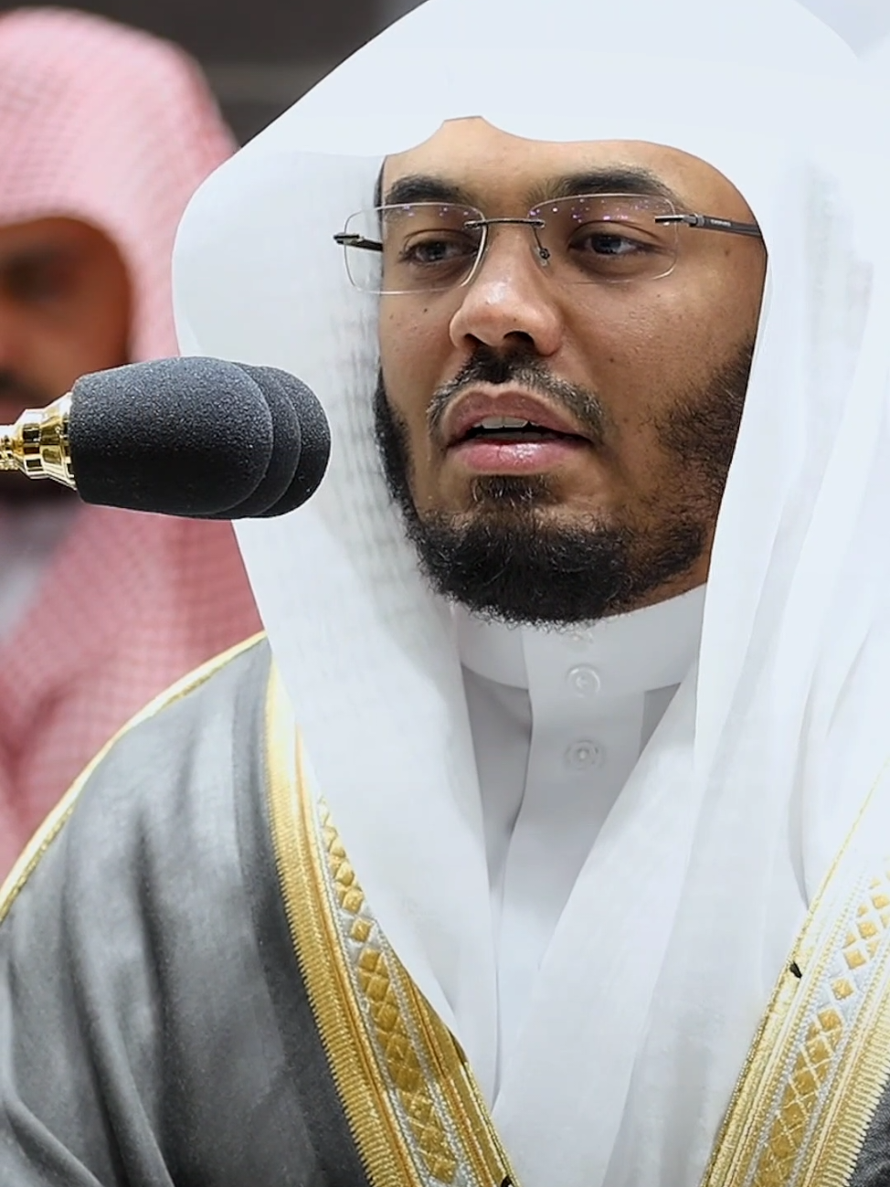 اللَّهُ لا إِلهَ إِلّا هُوَ وَعَلَى اللَّهِ فَليَتَوَكَّلِ المُؤمِنونَ #ياسر_الدوسري #سورة_التغابن #الحرم_المكي #قرآن #تلاوات_خاشعة 