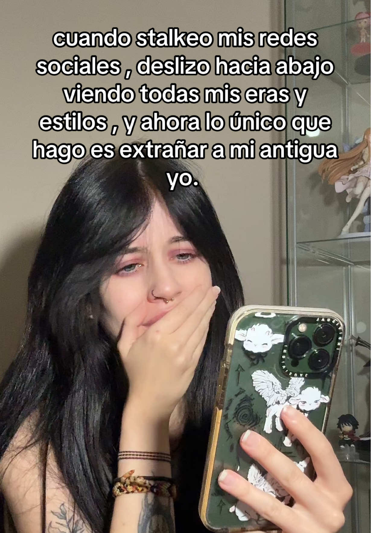 Odio extrañar a mi antigua yo 😢❤️‍🩹.  Cr: @whimsicaltwink  #humor #cringe #poser #socialmedia #eras 