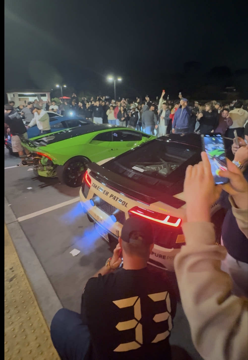 Who won?🔥 (ft. @Jake Schnatter @NICK @DAILY DRIVEN EXOTICS)  #AudiR8 #Audi #R8 #V10 #Lamborghini #Huracan #Flames #CarWeek #InNOut #fyp 