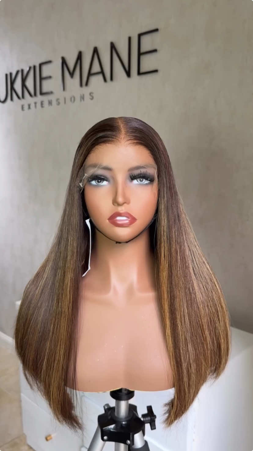 Not your regular Lob unit. Meet our 18-inch Elite Golden Chestnut Melt, a sleek, straight lob that turns heads for all the right reasons. Unit available for delivery  Contact details in bio #rawhair #rawhairvendorinlagos #rawhairvendorincanada #rawhairvendorincapetown #rawhairvendorinhouston #lobunit #blondewigs #rawblondehair  
