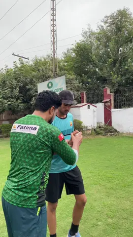 Imran khan snr bowling tips for young bowlers #foryoupage❤️❤️ #viralditiktok #viralvideos #viraltyftiktok #viral_video 