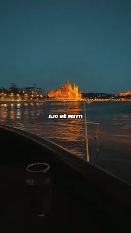 HEKURANI FT AGIMI & FISNIKËT - AJO MË MBYTI  #nostalgjiku #shqip #kengetevjetra #teksti #nostalgji #lyrics #fypシ゚viral #foryoupage