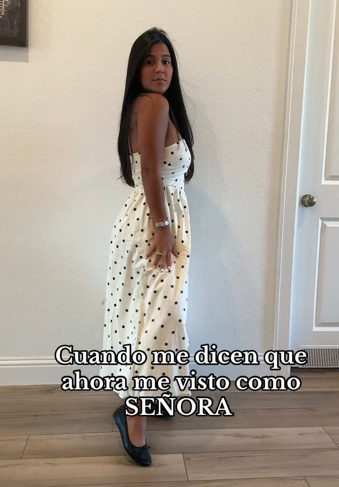 Como que señora 😂 para que te digo que no si si 😂 Ahora cuido mucho como me visto por mis niñas y con la maternidad perdí como que mi estilo no se que me gusta 🤪porque cuando llego a mi peso el señor me pone una barriga hajajaja  pero aveces Si me pongo sexy para el señor de la casa  no siempre como señora 😂😂 Ahora necesito volver a mi peso y a mi cuerpo 😈 #humor #maternidad #comedia #señoralife #momlife 