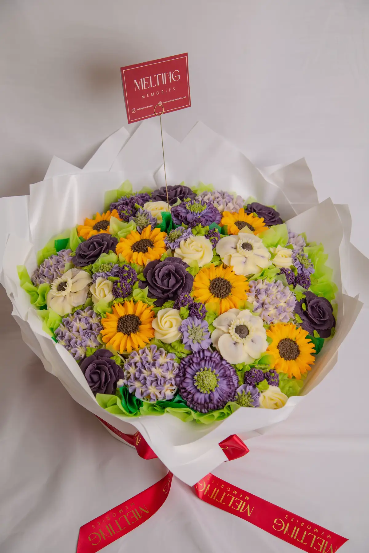 This isn’t your average bouquet, it’s a handpiped masterpiece, crafted from cupcakes so stunning you’ll hesitate to take a bite… but you’ll be glad you did. Perfect for: 💍 Luxury Engagements & Bridal Showers 🎂 Milestone Birthdays 💐 Anniversaries & Romantic Surprises 🎁 High-End Gifting for Those Who Deserve the Best 📍 Available in Northampton, London, & Milton Keynes. DM to book your bouquet. Because luxury shouldn’t just be seen… it should be tasted. #LuxuryCupcakeBouquet  #gifts  #HandpipedCupcakes #LuxuryWeddingDesserts #BridalShowerCupcakes