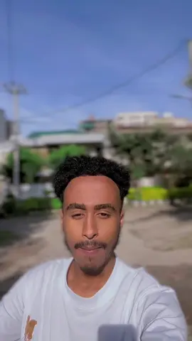 Adiga dadka eeg u horyaa mad isla hadzhayn😂😂#froyoupage #hargeysa_somaliland💚☁️❤ #boqor__toffix 