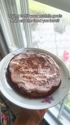 This is the best way to hit your protein goals AND eat the food you love 🌟🍫 full recipe and more in my bio!! 🥞🥞 you don’t have to starve in order to hit your goals 😋😋#pancake #chocolate #pancakes #breakfast #food