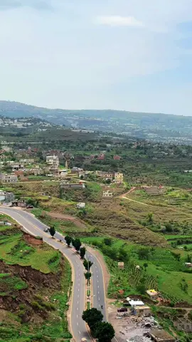 مناظر طبيعية من اليمن  تصويري جديد اليوم من جبل المحمول في محافظة إب اليمن صيف—2025