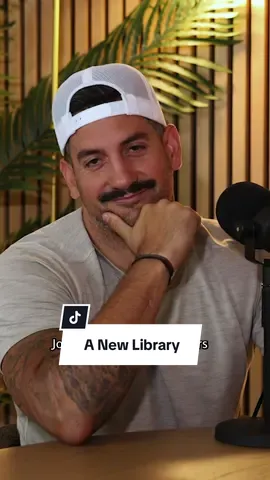 It’s not clutter if it’s literature 🤓📚• Episode 64
