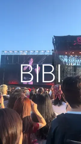 Bibi performing 책방오빠 lmao I love this song, it’s deff for the book girlies!! #책방오빠 #비비 #bibi #bibilive #seoul 