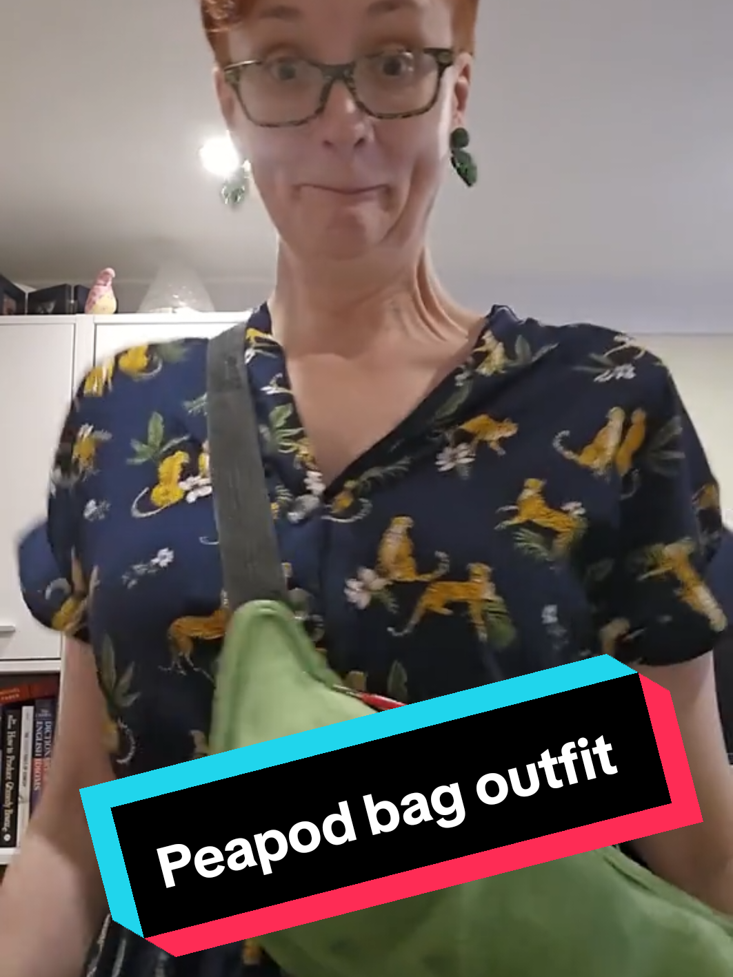 Pea-themed power dressing: jumpsuit, Oscar the Grouch glasses, and the long-forgotten green bag finally living its best life. Even strangers approved. #PeaBag #OutfitOfTheDay #GreenVibes #CoordinationGoals #StrangerApproved