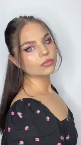 #makeup #pink #fyppppppppppppppppppppppp #Eyeliner #makeupartist 