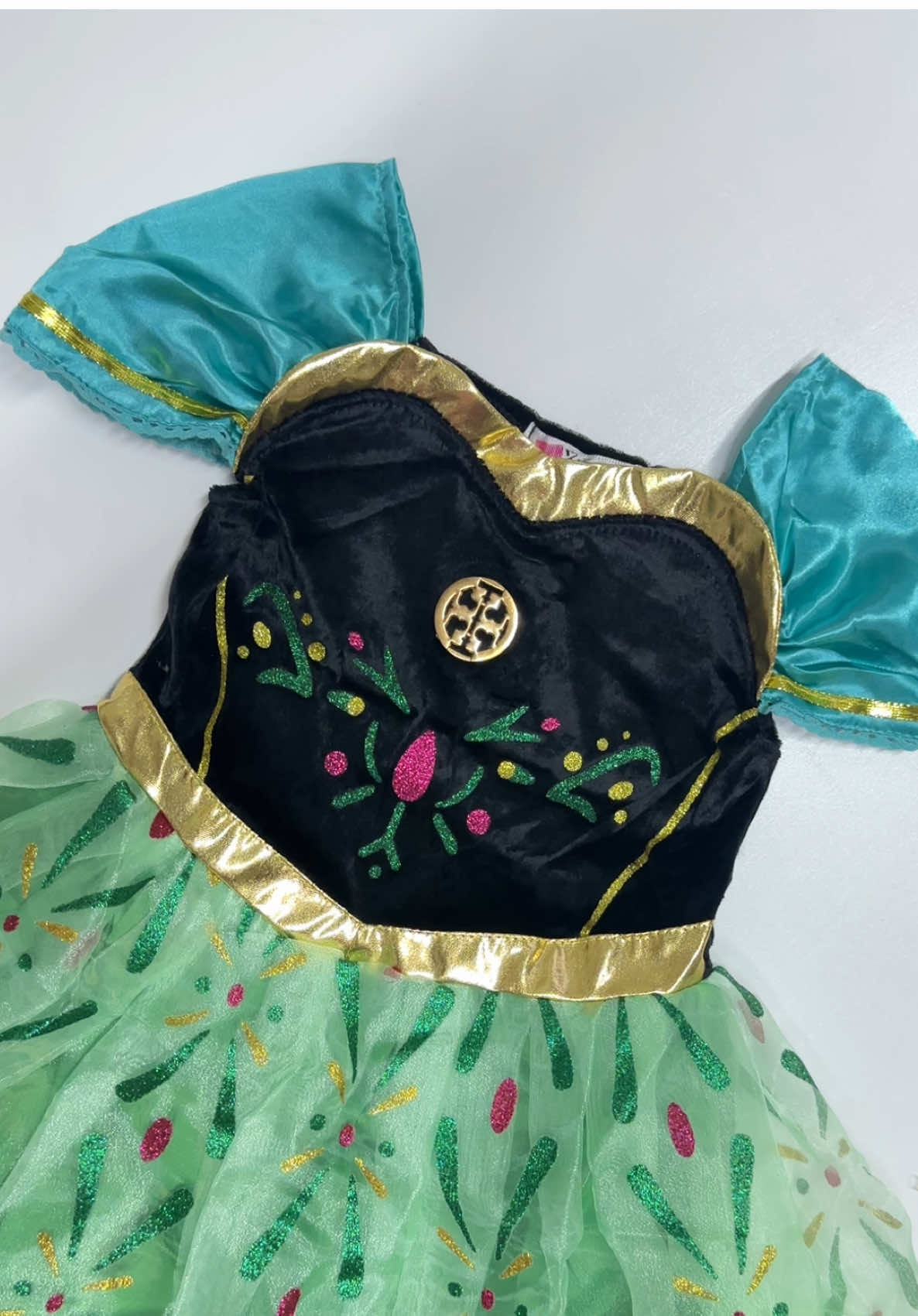 Frozen  Princess Anna Costume! Perfect for your kiddos! #costume #frozenprincessanna #princessannacostume 