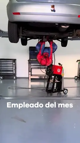 🚗🔥Conoce al súper empleado del mes🕷️😧😂 #humor #spiderman  #heroe #fyp #Olacar 