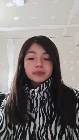 sorry por mi hermana de fondo jajaja ( estoy tratando de aprender la gramática en lengua de señas pero por mientras le dejo este video en español signado recuerden que soy principiante ) #fyp #lenguadeseñaschilena #chile #foryoupage #lsch 
