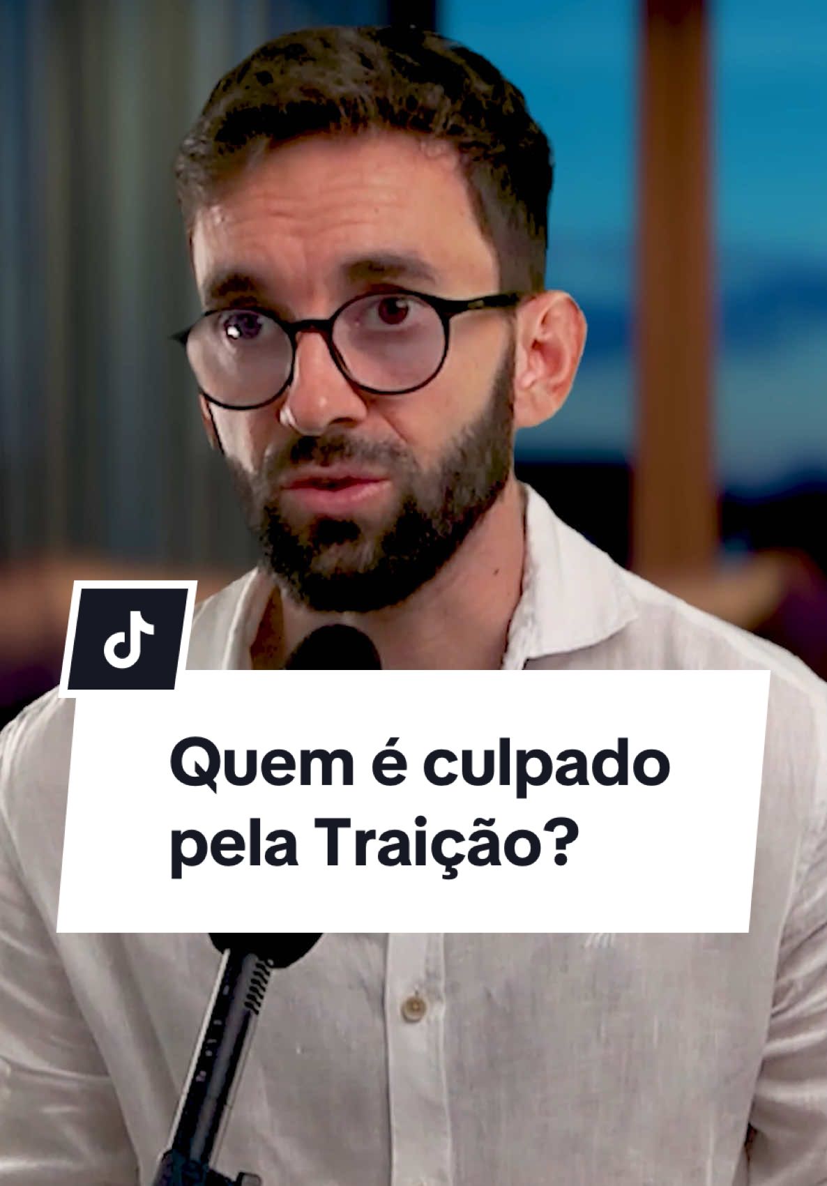 Estás a culpar a pessoa errada.  Culpar quem vem de fora é fácil. Fazê-lo até dá uma sensação de “justiça”. Mas pensa comigo: Se essa pessoa não tinha qualquer compromisso contigo… Não era ela que tinha de proteger a relação. Claro, se soubesse que vocês estavam juntos, o respeito seria o ideal. Mas mesmo assim… a responsabilidade não era dela. Quem te deve lealdade é quem está contigo. Quem assumiu um compromisso contigo. Quem te escolheu — e decidiu trair essa escolha. O resto… é só desviar o olhar do verdadeiro problema - que dependendo do caso, não tem só a ver com a/o minha/meu parceira/o, mas com a relação em si e o quanto eu invisto nela.
