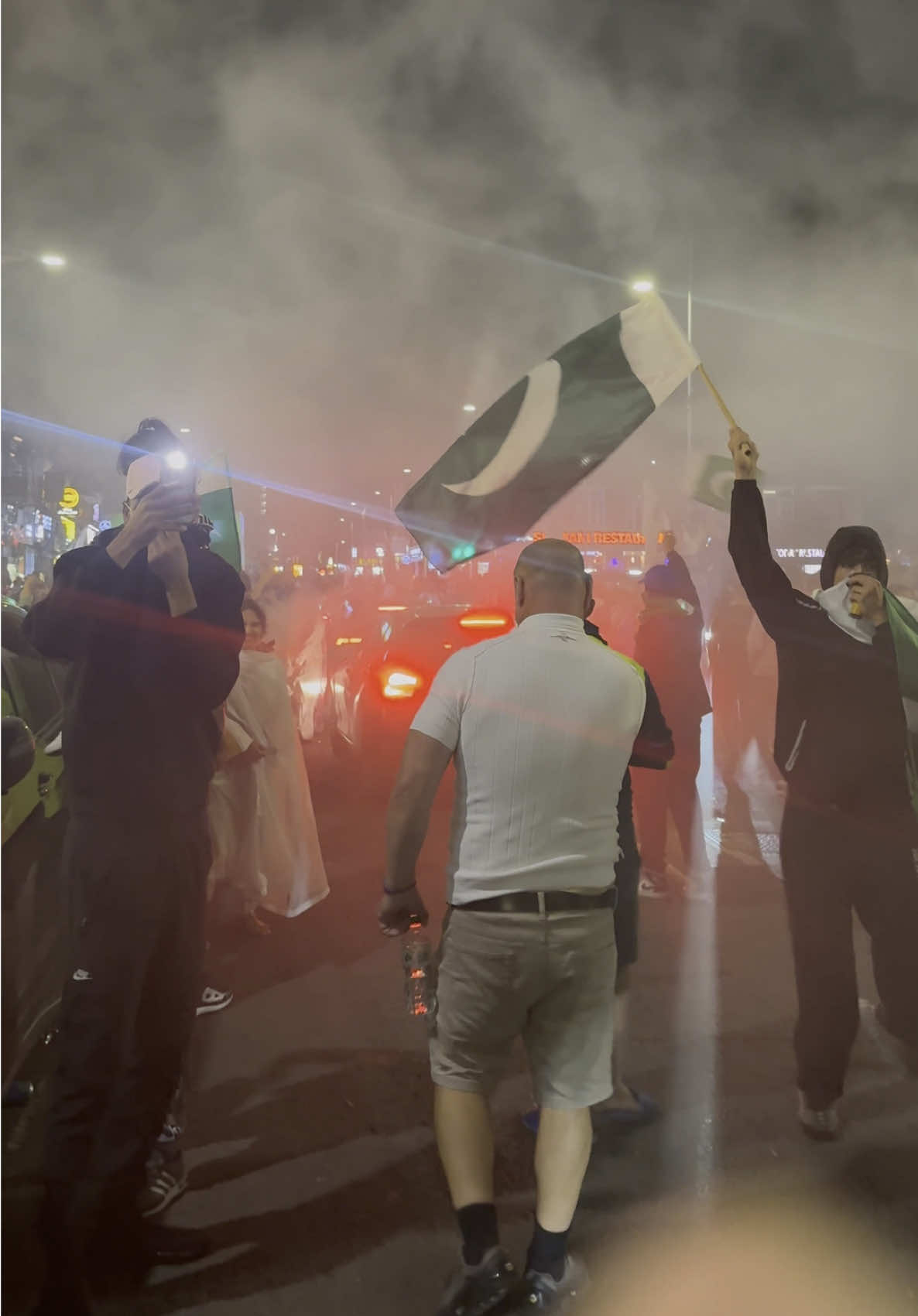 #pakistan #pakistanindependceday #14august #imrankhan #imranriazkhan #uk #wilmslowroad #manchester 