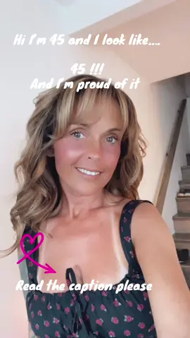 Je n’ai jamais prétendu avoir l’air plus jeune que mon âge. J’ai 45 et j’ai l’air de 45. Par contre, parfois les gens manquent littéralement de tact. Je crois pas ressembler à une femme de 65 ans. Mais je sais ne pas ressembler à une femme de 35 ans non plus. J’accepte mon âge et je suis heureuse d’avoir cette apparence et je ne ferai pas semblant de me trouver des défauts afin d’attirer l’attention… Souvenez vous de quoi avait l’air une femme de 40 ans dans les années 80. Sur ce, je vous invite à faire attention aux commentaires que vous faites peu importe la personne. Premièrement si tu ne me trouve pas de ton goût, si je suis pas ton genre, si tu penses que je suis un red flag parce que je suis une mère monoparentale ( je vais revenir la dessus à mon prochain post) alors pourquoi est-ce que tu te sens obligé de venir me le dire? Est ce que je vais sur ta page pour t’insulter? Est-ce que je vais accentuer tes défauts afin de te faire sentir inférieure? Non.. je ne fais pas ça! Sur ce, bon vendredi et si tu m’aimes pas alors je suggère d’aller voir ailleurs si j’y suis. Thanks 🙏. #insult #mean #peoplearemean #becareful #fyp #canadiantiktok #quebectiktok 