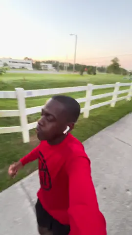 Shout to Taylor for the new technique 💯 #fyp #Running #runtok #loveislandusa 