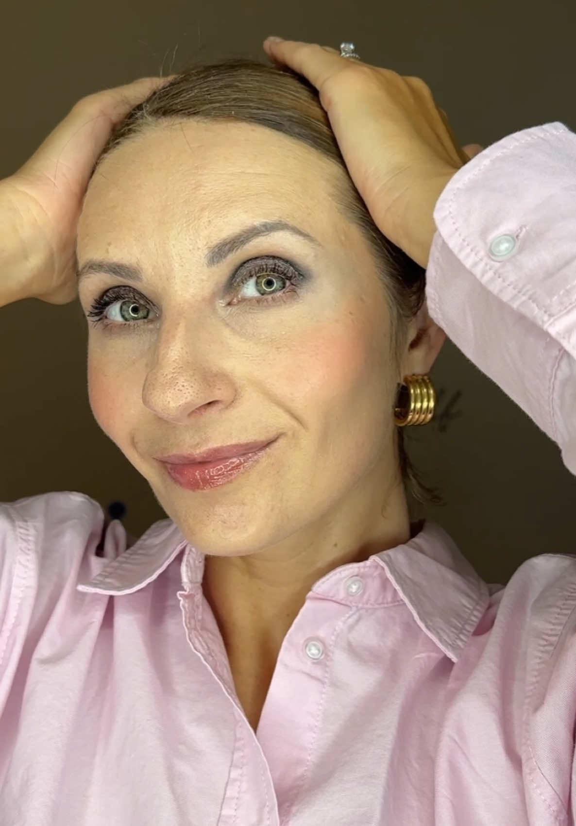 My simple secret to effortless smoky eye look in 5 minutes? @Armani beauty Eye Tint and Vertigo Light Mascara. Easy soft glam summer look is ready! Available at @sephora  #giftedbyarmani  #armanibeauties #eyeshadowhack #beforeandafter #5minutemakeup 