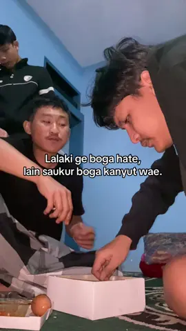 Tapi bener juga cowo kalo lagi makan suka kasian🤨 #ForYouPage, #TikTokTrend, #Viral, #Trending, #FYPTrend, #fypシ. 