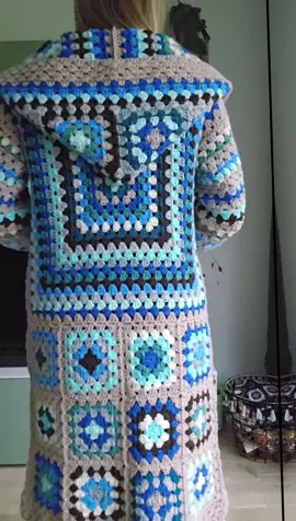 𝐇𝐚𝐩𝐩𝐲 𝐆𝐫𝐚𝐧𝐧𝐲 𝐒𝐪𝐮𝐚𝐫𝐞 𝐃𝐚𝐲 2025 ! 🇺🇲🇳🇱 Patterns in my Etsy&Ravelry,  link in BIO Copyright @annahhaakt @that70s_crochet  #grannysquareday2025  #crochetersoftiktok #crochetcardigan #crochethexacardi #crochetallthethings 
