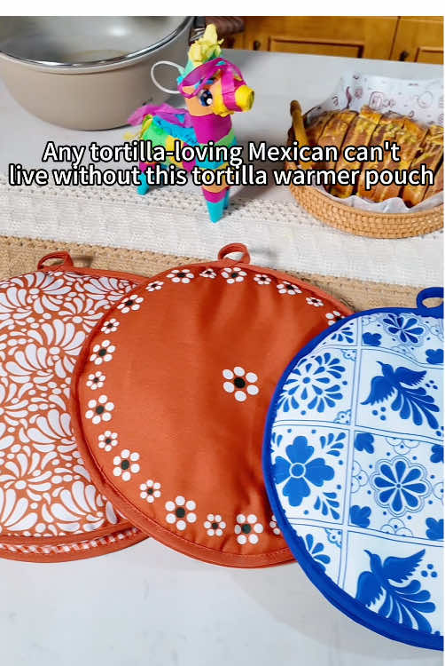 Why didn’t I find this sooner? This tortilla warmer is so cute and actually works 👀 Warm tortillas for everyone! #tortillawarmer #tortillas #talavera #talaveramexicana #barro #pottery #kitchendecor #señoralife #parati #mexicankitchen #mexicanfood #mexicanmom #mexicantiktok