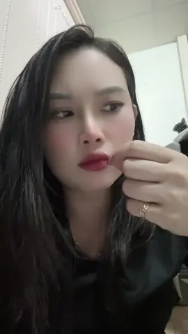 Kệ mình nhắm mắt yêu luôn#xuhuong #anh #te #fypシ #LearnOnTikTok 