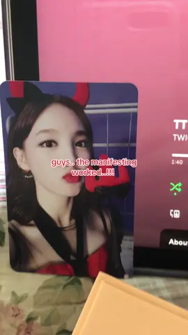 started screaming when i pulled it ..! most calm reaction. #nayeon #twice #TT #twicecoasterlane1 #fyp keywords: twice, nayeon, devilnayeon, TT, twicecoasterlane1, imnayeon