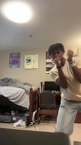 I moved inn #viral #fyp #dance #college #collegelife 