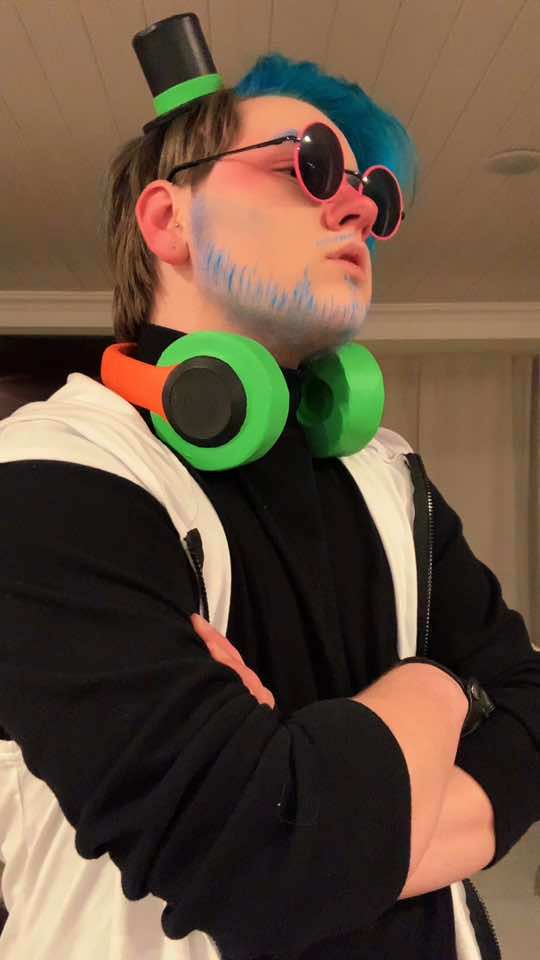 I don’t even care if these are in character anymore cause this cosplay just makes me super happy lol #fnaf #fnafsecuritybreach #djmm #djmmcosplay  #djmmfnafsb  