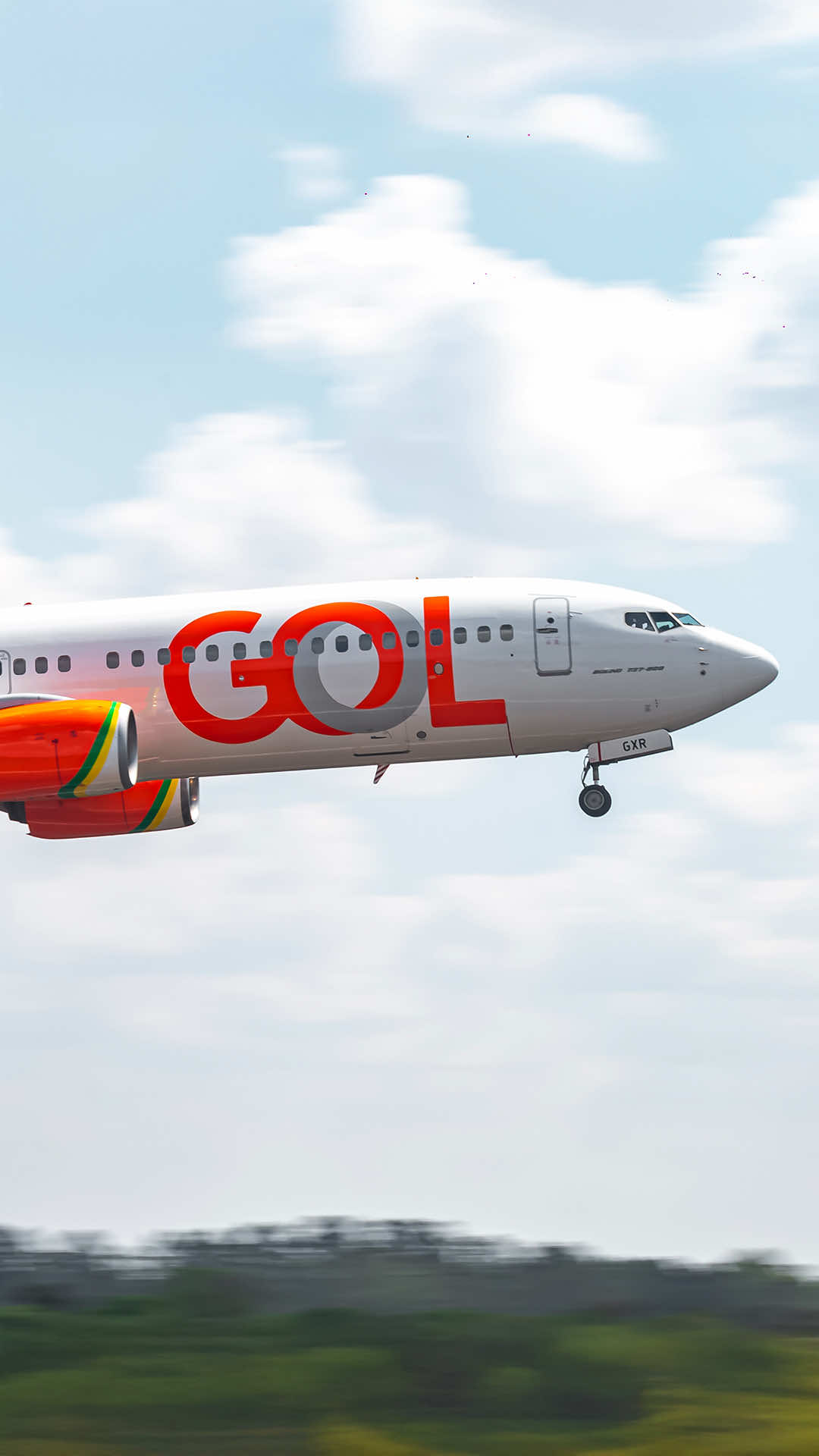 Percebeu todos os detalhes? Dá o play de novo para continuar admirando as nossas aeronaves.  🧡 E se bateu aquela vontade de voar, você já sabe: é só vir com a gente!  ✈️ #VoeGOL