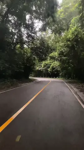 Menuju desa yang seakan tersembunyi dari dunia 🏞✨ 