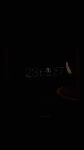 00:00🥂 Neçə mərtəbə olduğunu bilmədiyim bir pilləkənin iyirminci pilləsindəyəm, hər addımımda yeni insanlarla tanış oluram, onlarla birlikdə yeni mənzərələr izliyirəm, bir az daha böyüyür, addımlarımı daha da möhkəm atır, nə istədiyimi daha yaxşı bilirəm, gələcəkdə nə olacağına dair xəyallarla özümü təsəlli edirəm. Və ümid edirəm ki, qalan vaxtım da əvvəlkilər kimi bu yolda tanış olduğum, həyatıma qatılan və həyatımın formalaşmasında əməyi olan hər kəsi sevirəm və bu gün mənə dəyərli hiss etdirən hər kəsə minnətdarlığımı bildirirəm. Bu yeni yaşımda due etdiyim, xeyal etdiyim her şeyin gerçəkləşməsini ümid eliyirem. Xoş gəldin yeni yaşım🤍 #666 #keshfettt 