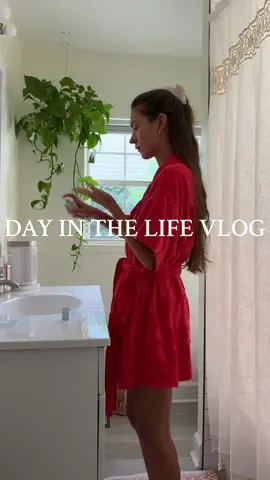 day in the life!!!! @kjulietaus @Saie @Sézane @Free People @Midnight Lunch @by/rosiejane @Pitaya Foods @Threaded Gray #floridavlog 
