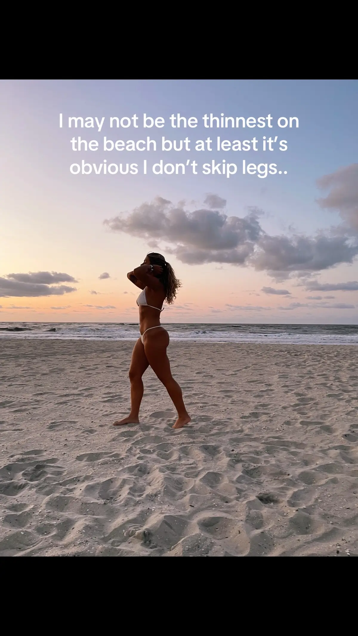 I’m 23 TikTok chill #legs #gym #GymTok #gluteworkout #beach 