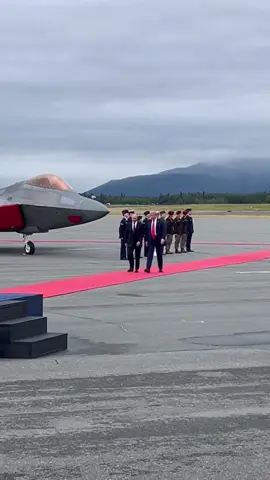 At the outset of the Trump–Putin summit, a B-2 Spirit and F-35s flew over Joint Base Elmendorf-Richardson in Alaska. #trumpputin #alaska #b2 #f35 #f22