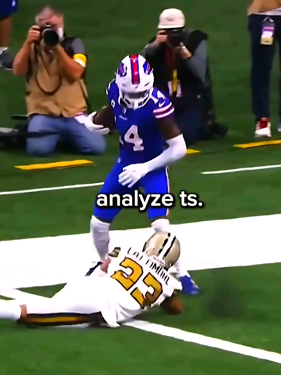 Stefon Diggs route running is BEAUTIFUL 😌 #nfl #stefondiggs #viral #edit 