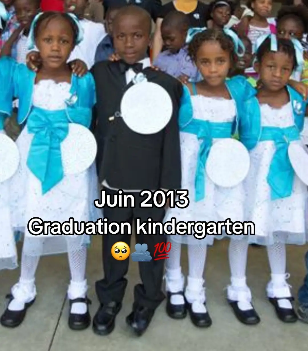 De la maternelle au NS4, notre amitié a traversé le temps : un garçon, trois filles, unis pour la vie. @Lamourzie💍🇭🇹❤️ @SimplySisy👌😘❤️💕 @L✨..🐻🇭🇹 #mmmtentacion15 #creatorsearchinsights #viral #graduation #haitiennetiktok🇭🇹🇭🇹🇭🇹🇭🇹😍😍😍😍 