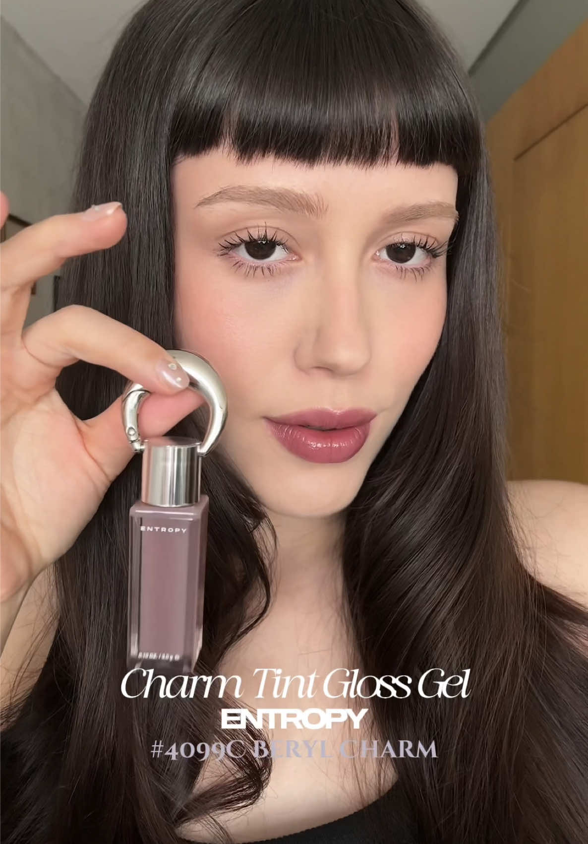 The coolest lip gloss 🔗 #kbeauty #lipcombotutorial #lipstickviral #entropy #fashiontiktok 