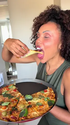 Comeriam essa pizza 🍕 comigo? Usei 1 batata grande doce cozida  10 colheres de farinha de aveia  Recheio da sua preferência 