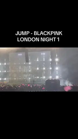 JUMP - BLACKPINK LONDON WEMBLEY NIGHT 1 #blackpink #lisa #jennie #jisoo #rosé 