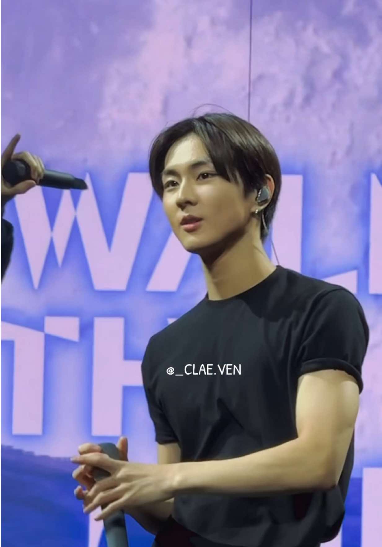 THOSE DIMPLES 😩 #enhypen #jungwon #walktheline #walkthelinechicago 