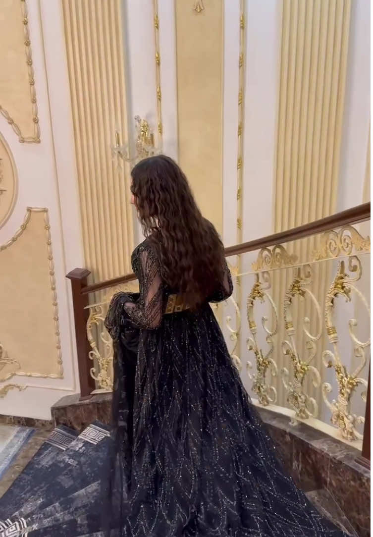 🖤✨👸🏻#payveen_m_mahmoud #gulli #t_sh_mahmud #luxury #trend 